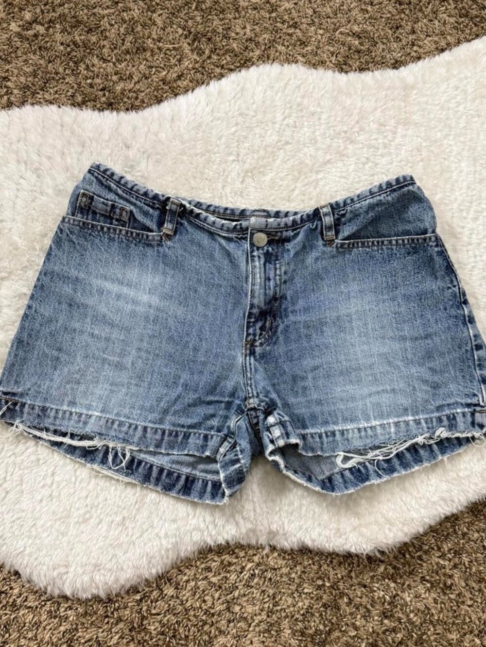 90’s girly grunge low rise distressed denim shorts